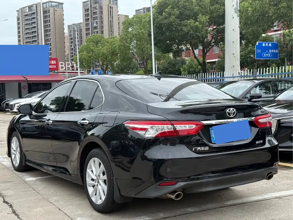 Camry 2.0 G Luxury