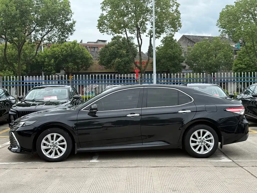 Camry 2.0 G Luxury
