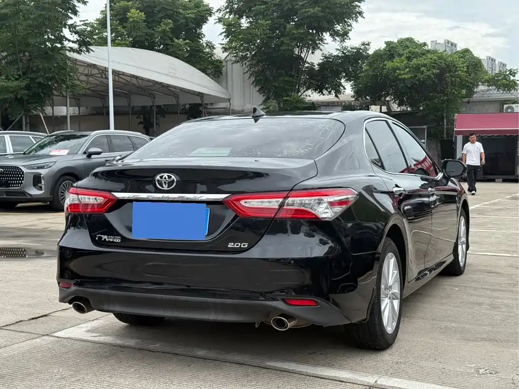 Camry 2.0 G Luxury