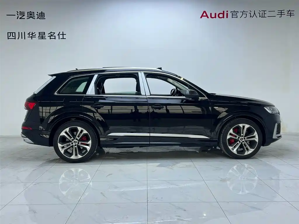Audi Q7 55 TFSI quattro S line Distinguished