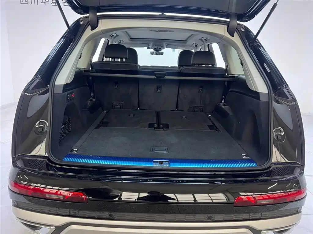 Audi Q7 55 TFSI quattro S line Distinguished