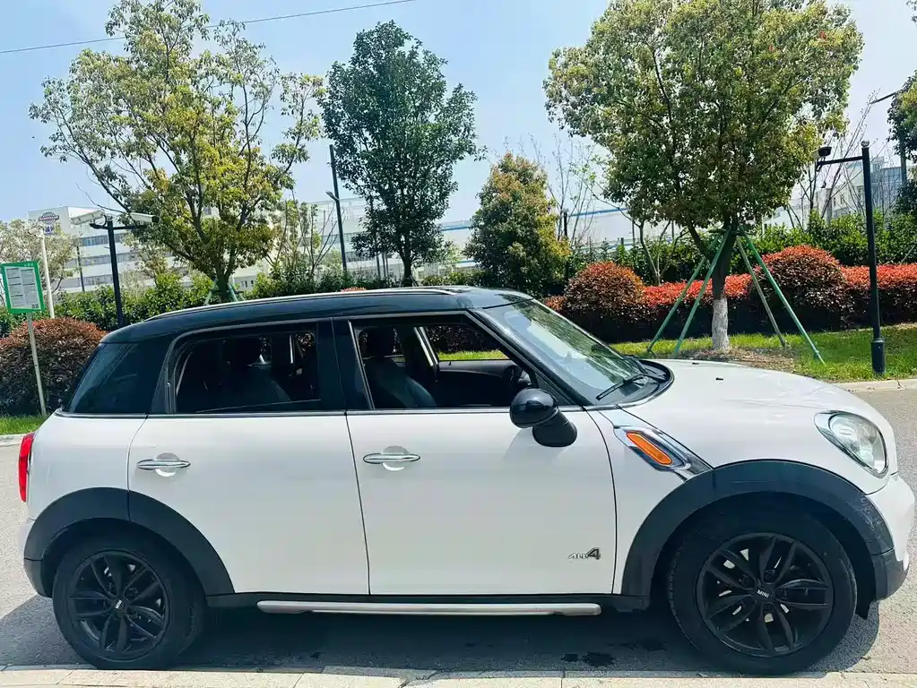 MINI COUNTRYMAN 1.6 T COOPER ALL4 Fun