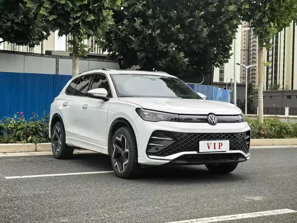 Tiguan L PRO 380 TSI 4 WD R-Line Smart Leading
