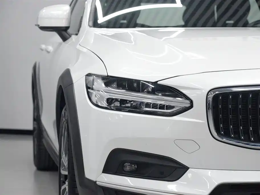 Volvo V90 Cross Country B5 AWD Smart Vision