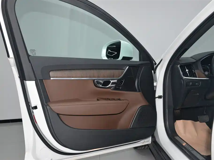 Volvo V90 Cross Country B5 AWD Smart Vision