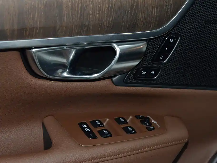 Volvo V90 Cross Country B5 AWD Smart Vision
