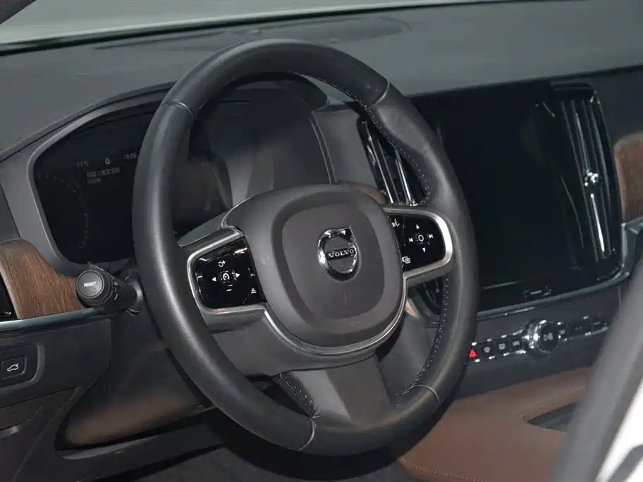 Volvo V90 Cross Country B5 AWD Smart Vision