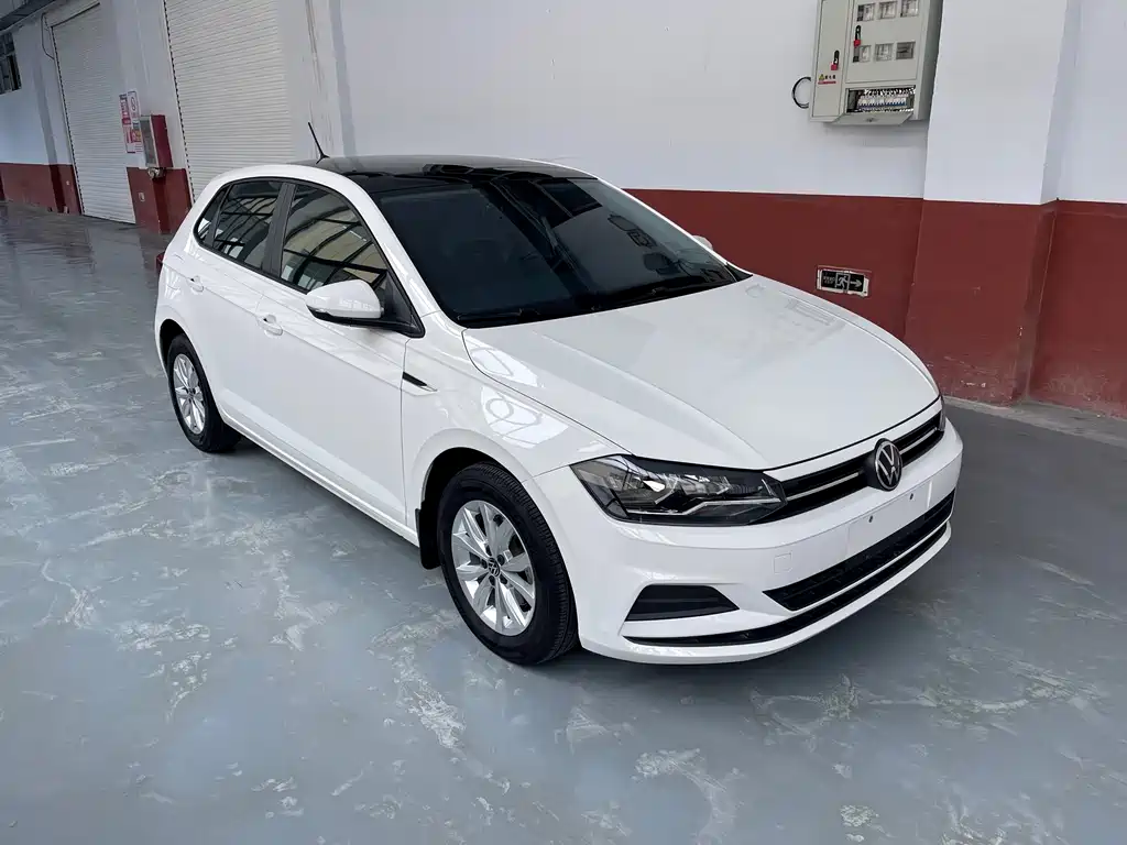 Polo Plus 1.5 L Auto Colorful Tech