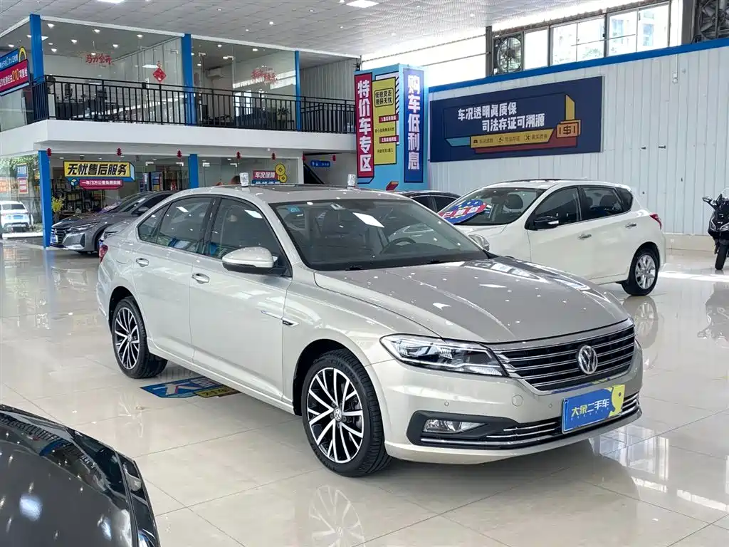 Lavida 280 TSI DSG Luxury CN-VI