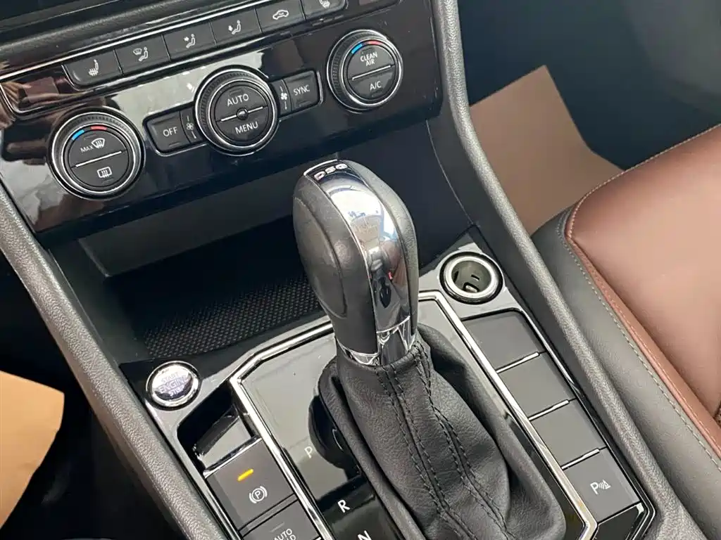 Lavida 280 TSI DSG Luxury CN-VI