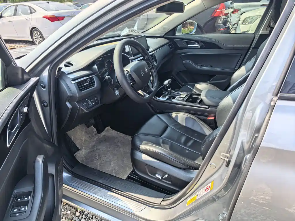 Hongqi H5 30 TD Connected Charm Motion