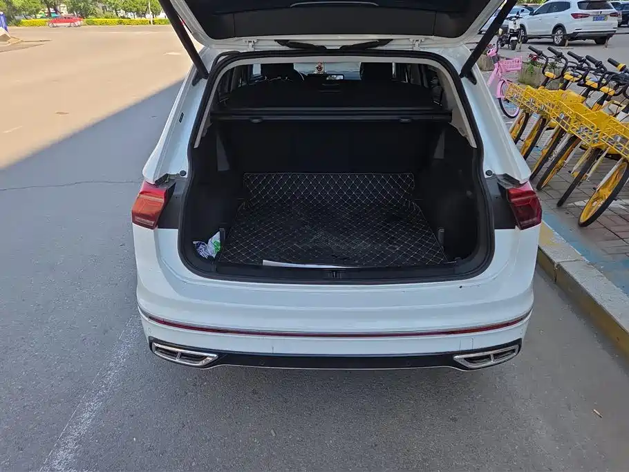 Tiguan L 330 TSI Auto 2 WD R-Line Premium