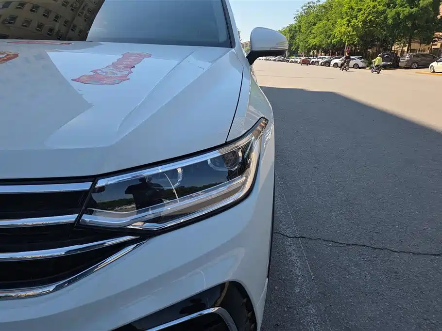 Tiguan L 330 TSI Auto 2 WD R-Line Premium