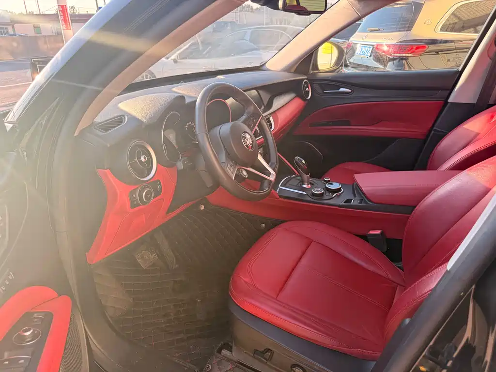 Stelvio 2.0 T 200 HP Elite