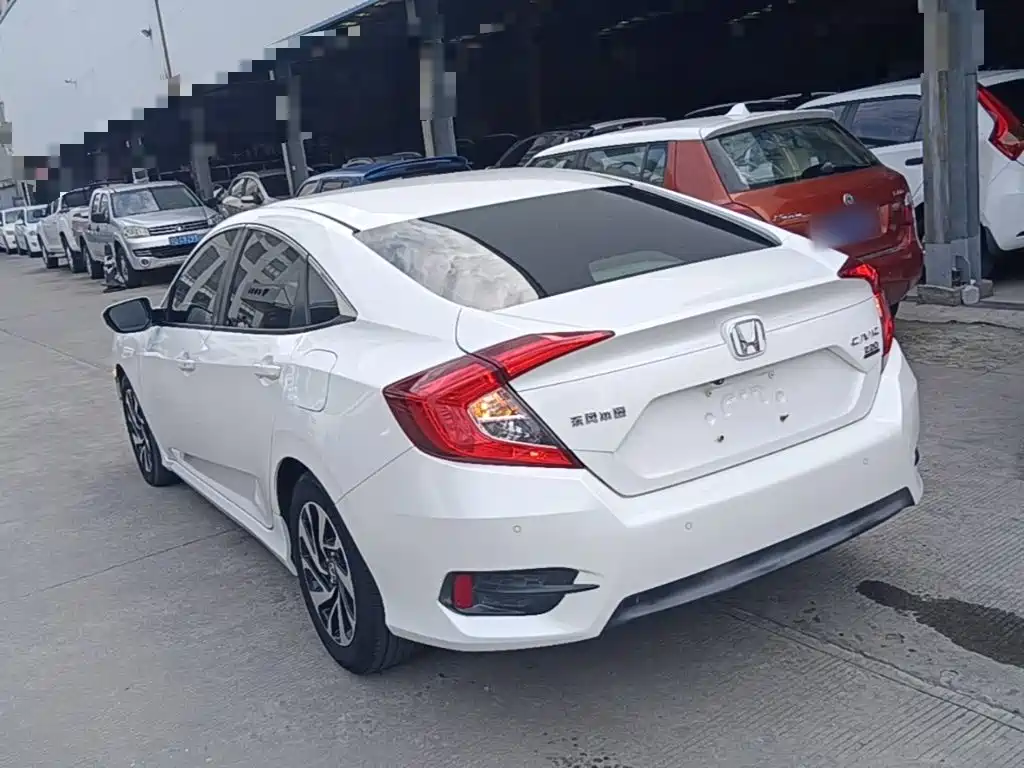 Civic 220 TURBO CVT Luxury