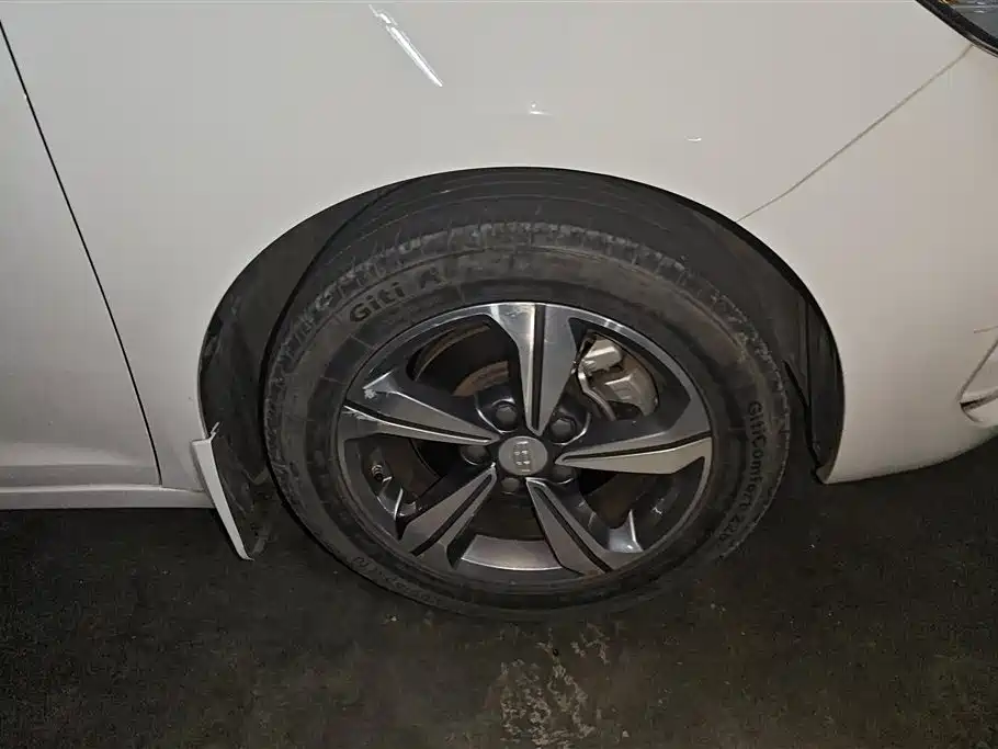 Emgrand GL 1.8 L Manual Elite Connected