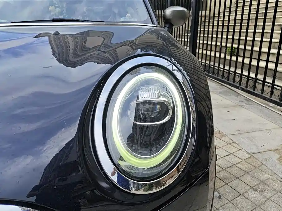 MINI CLUBMAN 1.5 T COOPER Connoisseur