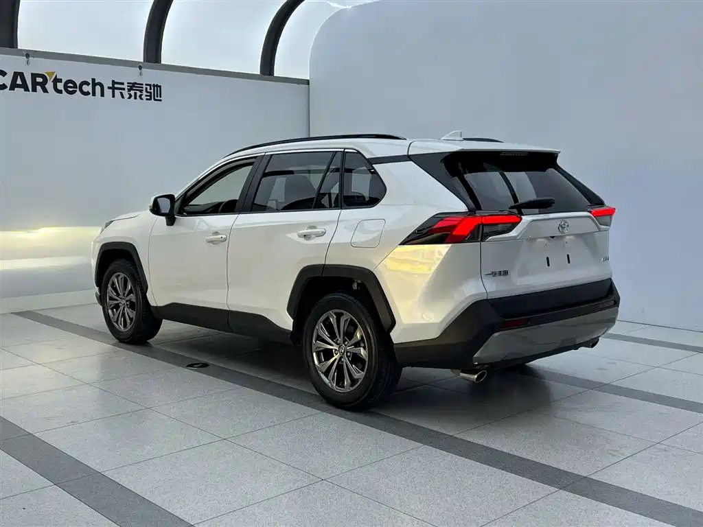 RAV4 2.0 L CVT 2 WD Style Plus