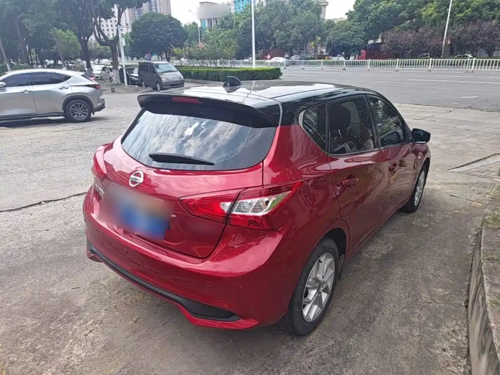 Tiida 1.6 L CVT Cool Motion