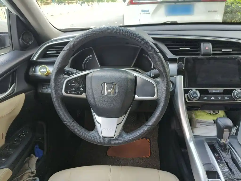 Civic 220 TURBO CVT Luxury