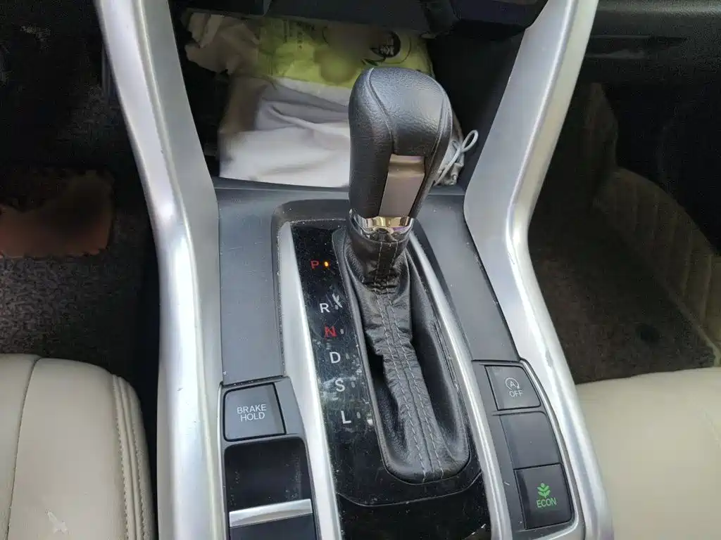 Civic 220 TURBO CVT Luxury