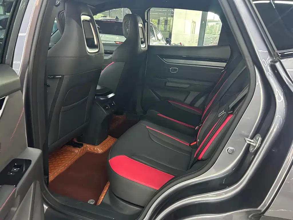 Jetour Dasheng i-DM 1.5 T DHT Lightning