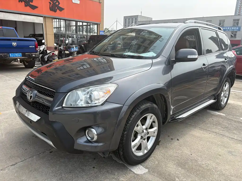 RAV4 Dazzle Pack 2.4 L Auto 4 WD Luxury