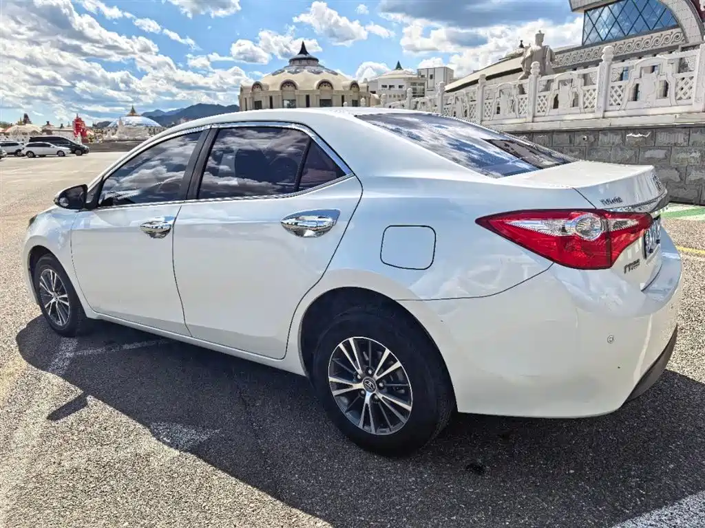 Levin 1.6 G CVT Elite