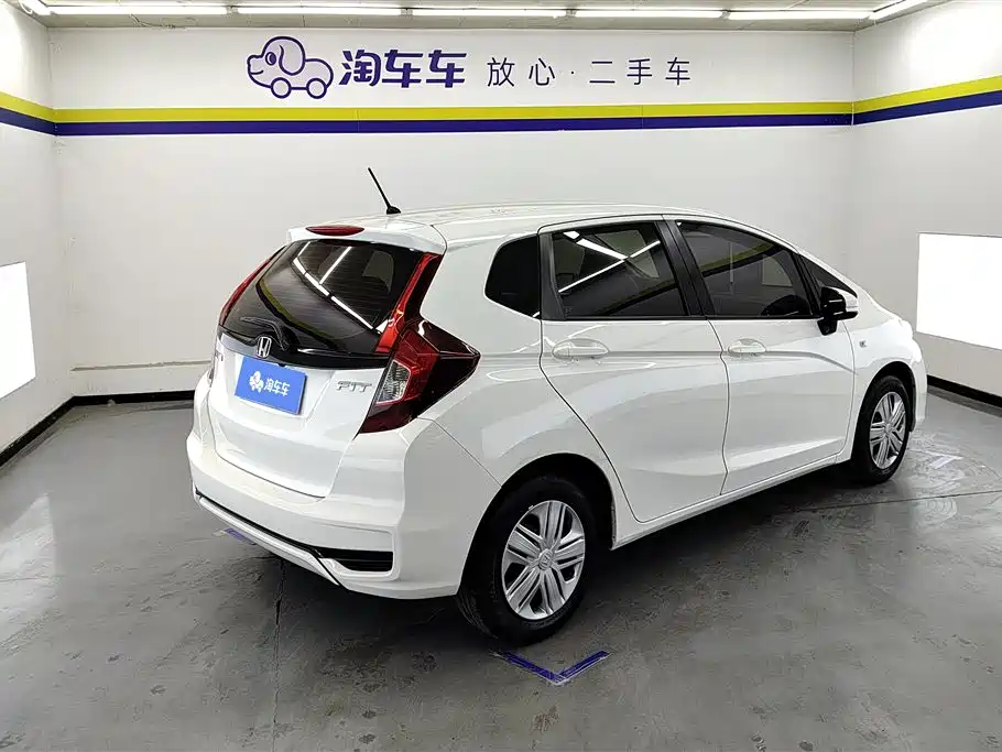 Fit 1.5 L CVT Comfort