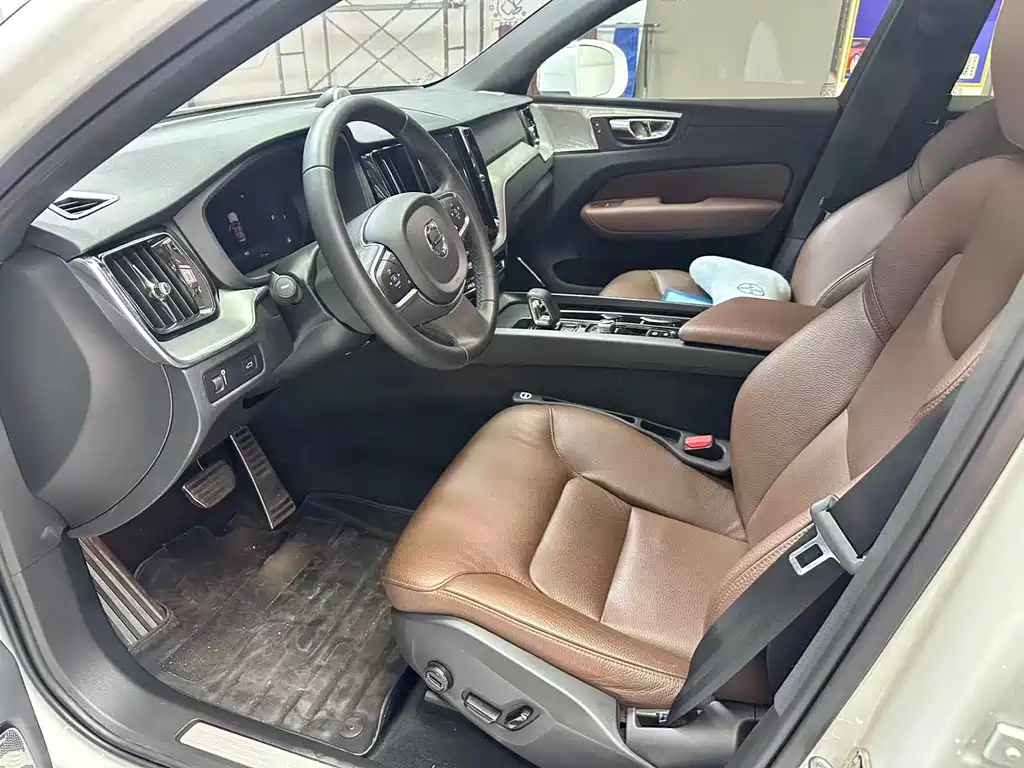 Volvo XC60 B5 4 WD Smart Ease Luxury