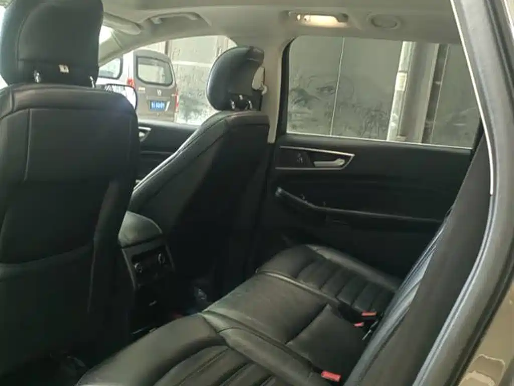 Edge EcoBoost 245 2 WD Grand Sharp 7-seat CN-V