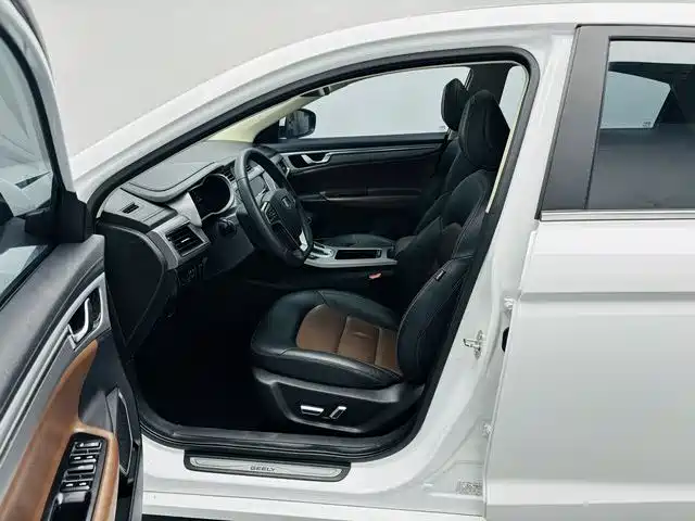 Emgrand GL 1.4 T DCT Distinguished Connected