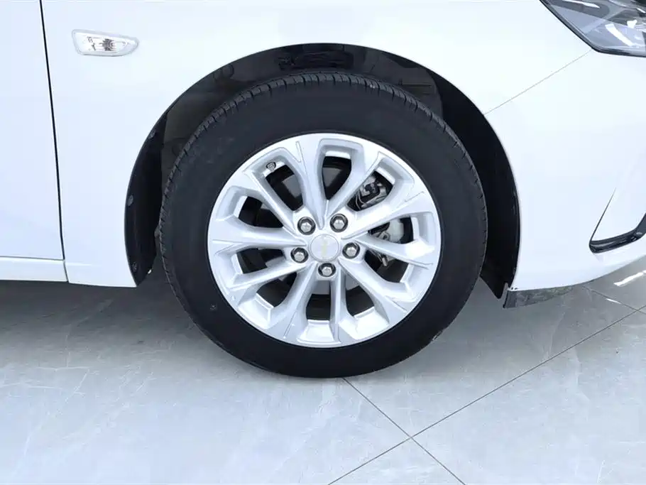 Monza 1.5 L DCT Joy