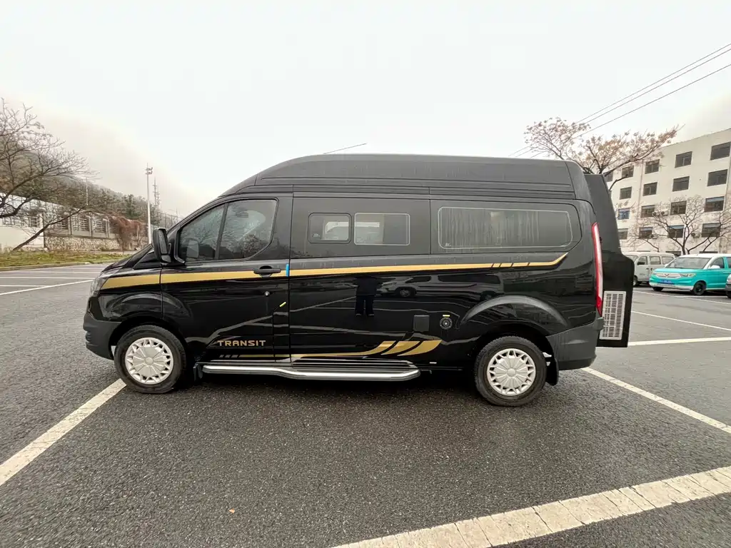 Transit 景驿福特B型房车 2022款 2.0 T 自动