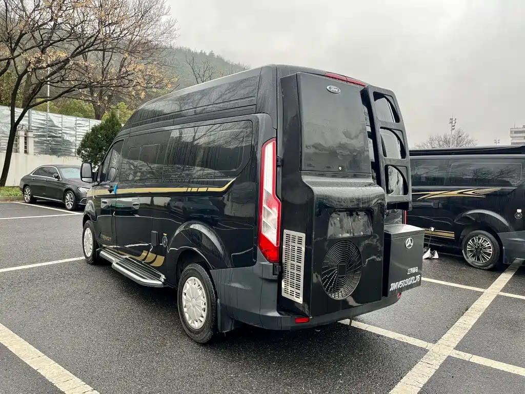 Transit 景驿福特B型房车 2022款 2.0 T 自动