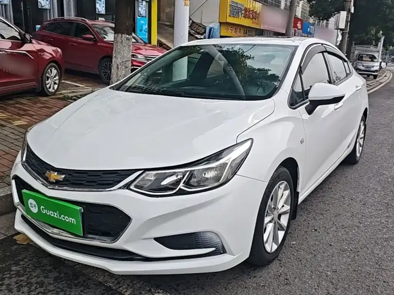 Chevrolet Cruze 1.5 L Auto Pioneer Sunroof