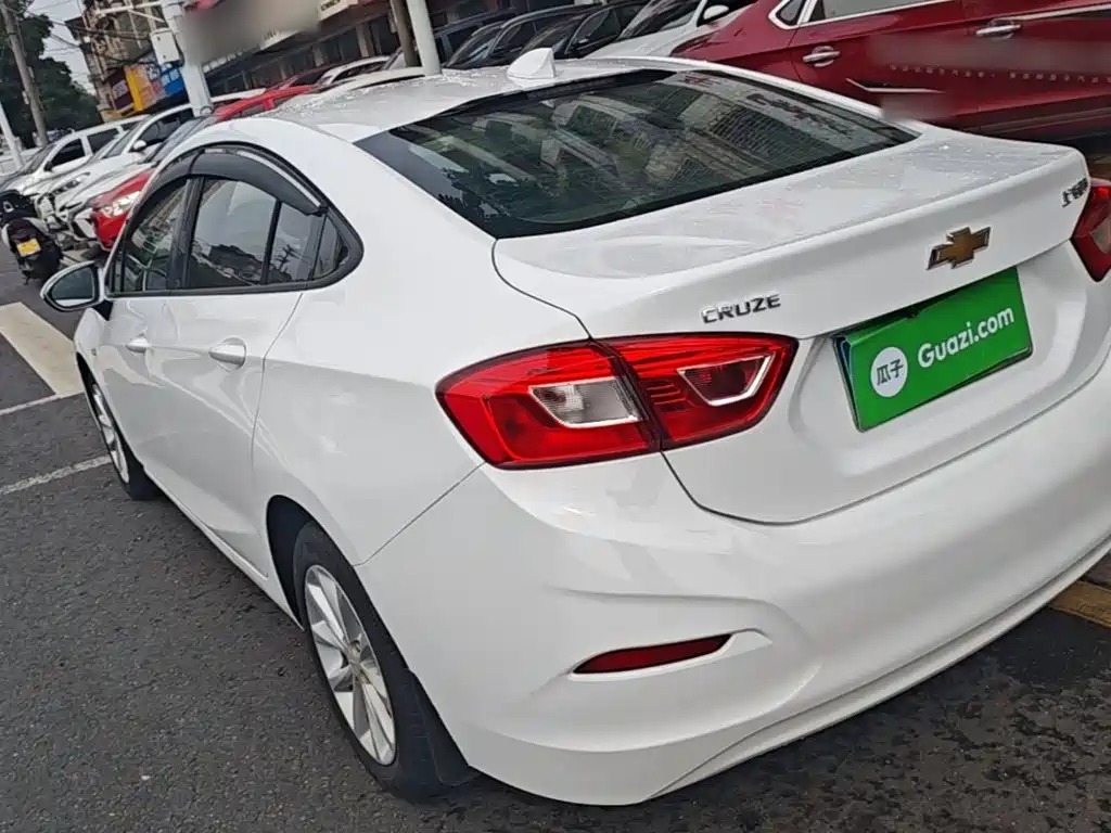 Cruze 1.5 L Auto Pioneer Sunroof