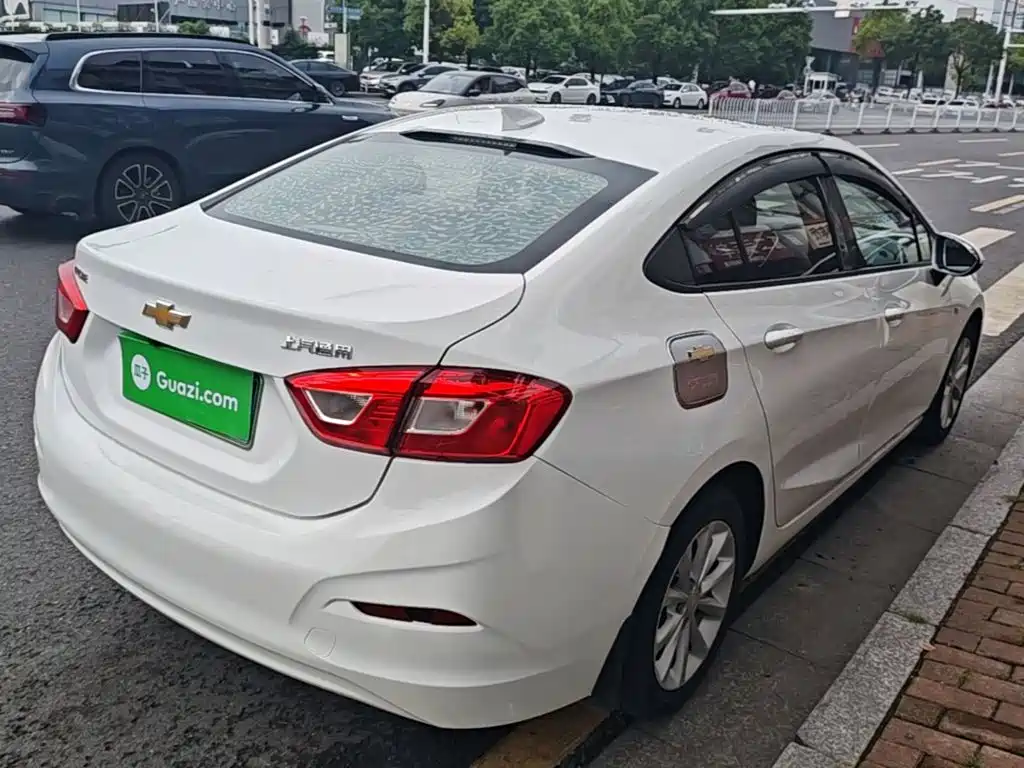 Cruze 1.5 L Auto Pioneer Sunroof