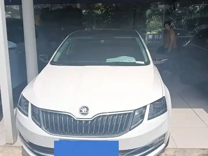 Skoda Octavia TSI280 DSG Smart Travel Luxury CN-VI