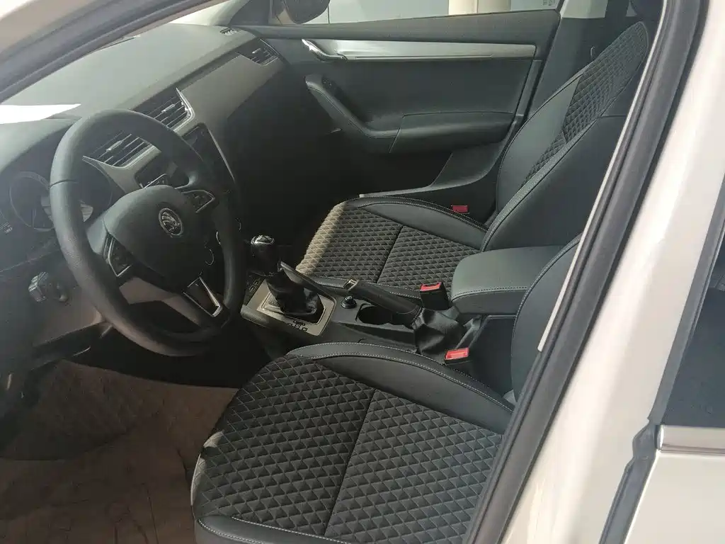 Octavia TSI280 DSG Smart Travel Luxury CN-VI