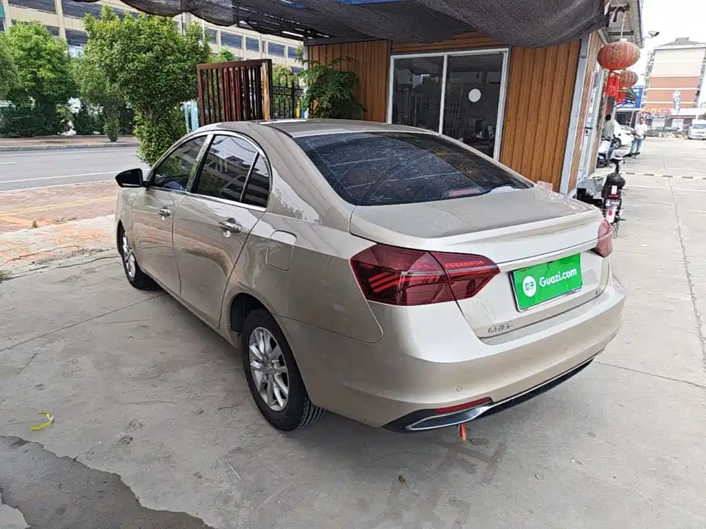 Emgrand 1.5 L CVT Luxury