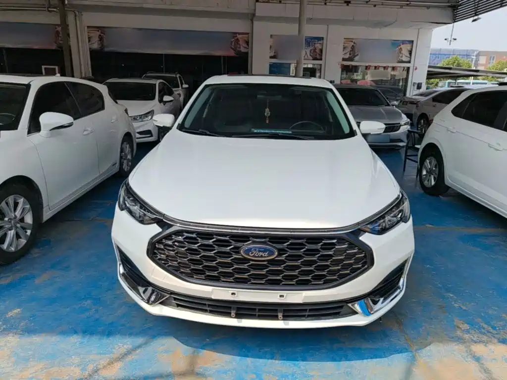 Escort 1.5 L Auto Diamond