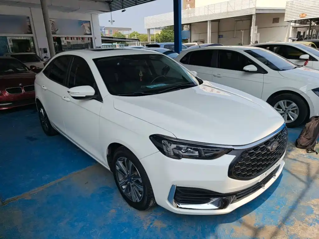 Escort 1.5 L Auto Diamond