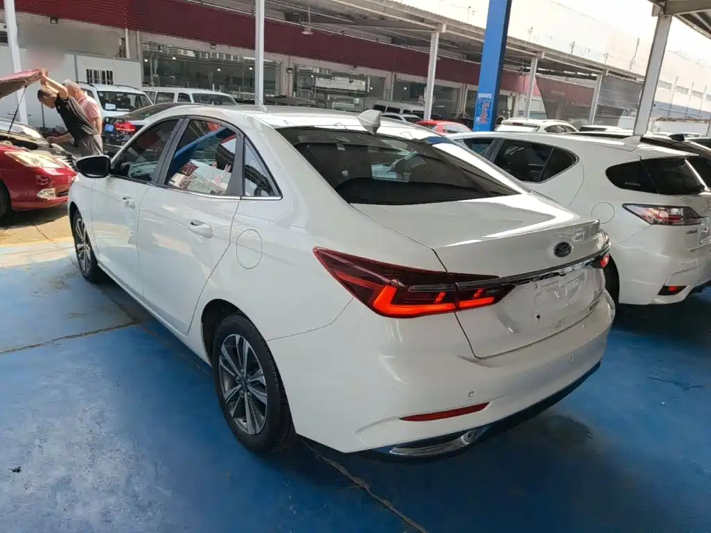 Escort 1.5 L Auto Diamond