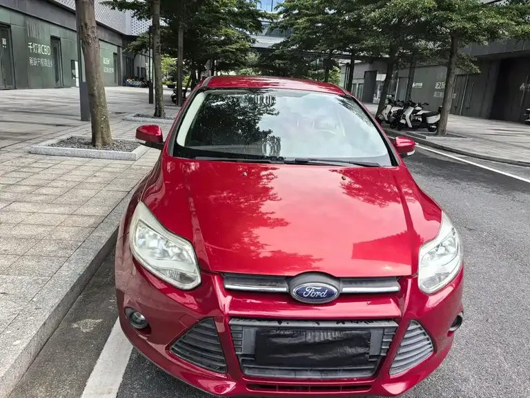 Ford Focus Hatchback 1.6 L Auto Comfort