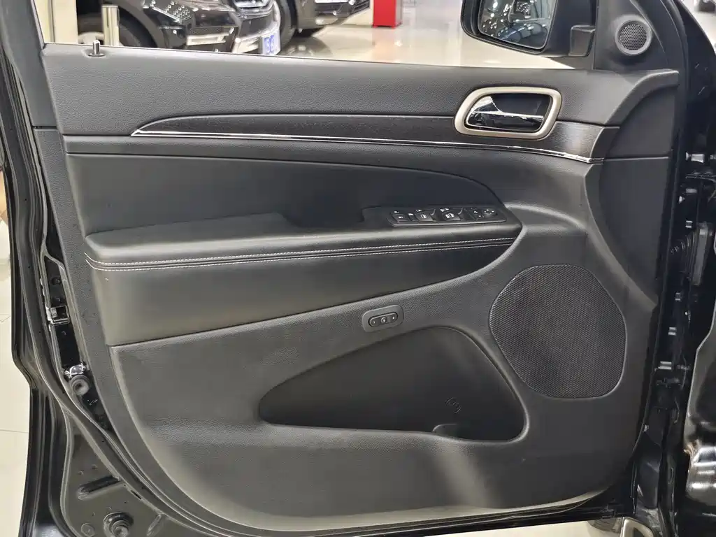 Grand Cherokee (Import) 3.0 L Comfort Enjoyment Navigation