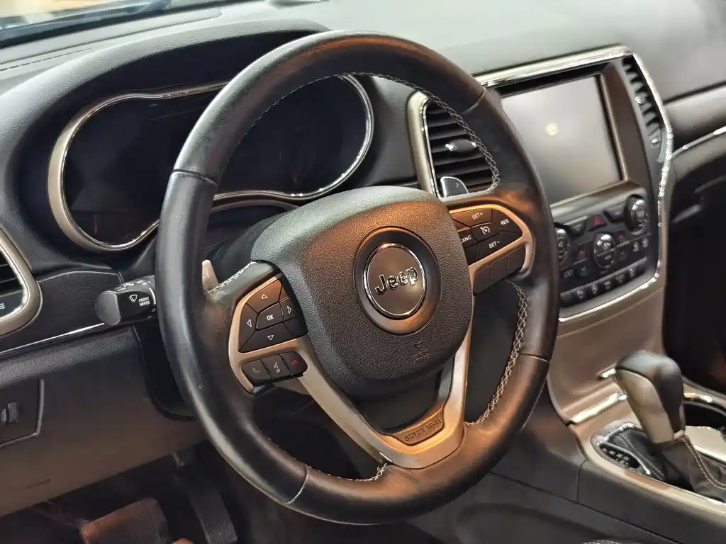 Grand Cherokee (Import) 3.0 L Comfort Enjoyment Navigation