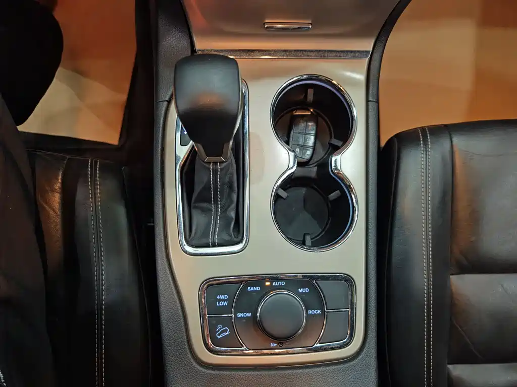 Grand Cherokee (Import) 3.0 L Comfort Enjoyment Navigation