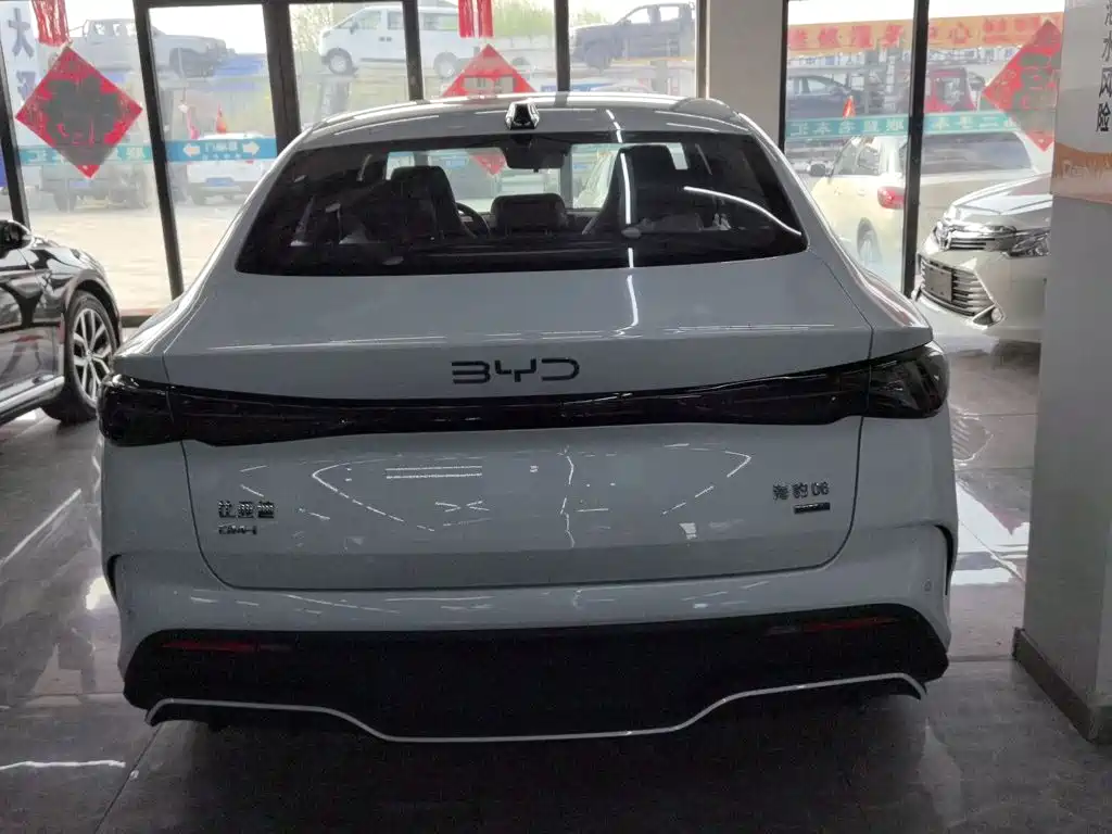 Seal 06 DM-i Smart Drive 80 KM Luxury