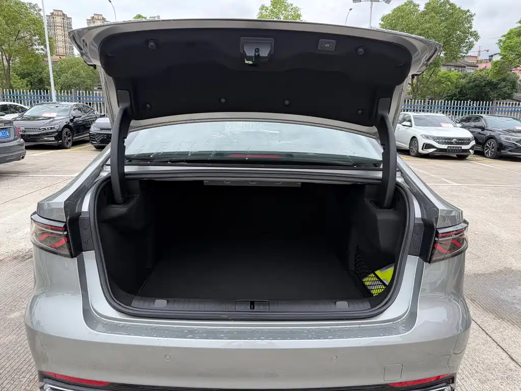 Arrizo 8 PRO 1.6 T DCT Luxury +